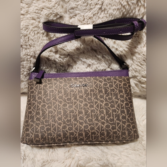 Calvin Klein Crossbody - Picture 1 of 3